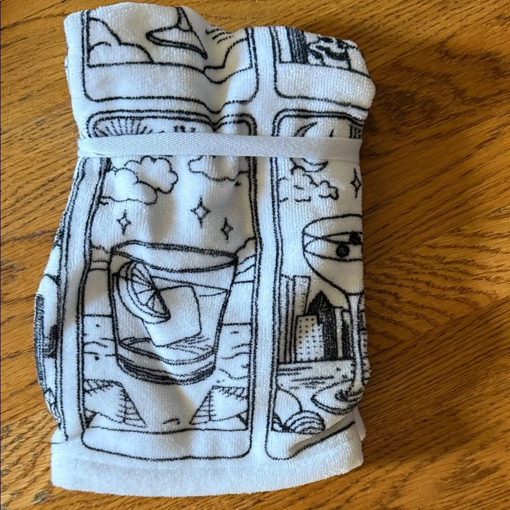Deborah Connolly Cocktail set of 2 Tip Towels NWT